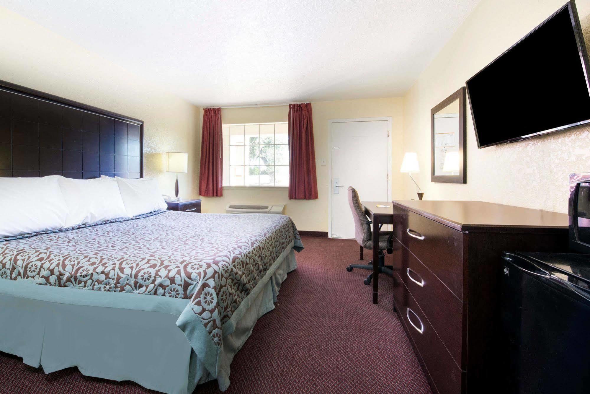 Days Inn By Wyndham Eastland ภายนอก รูปภาพ