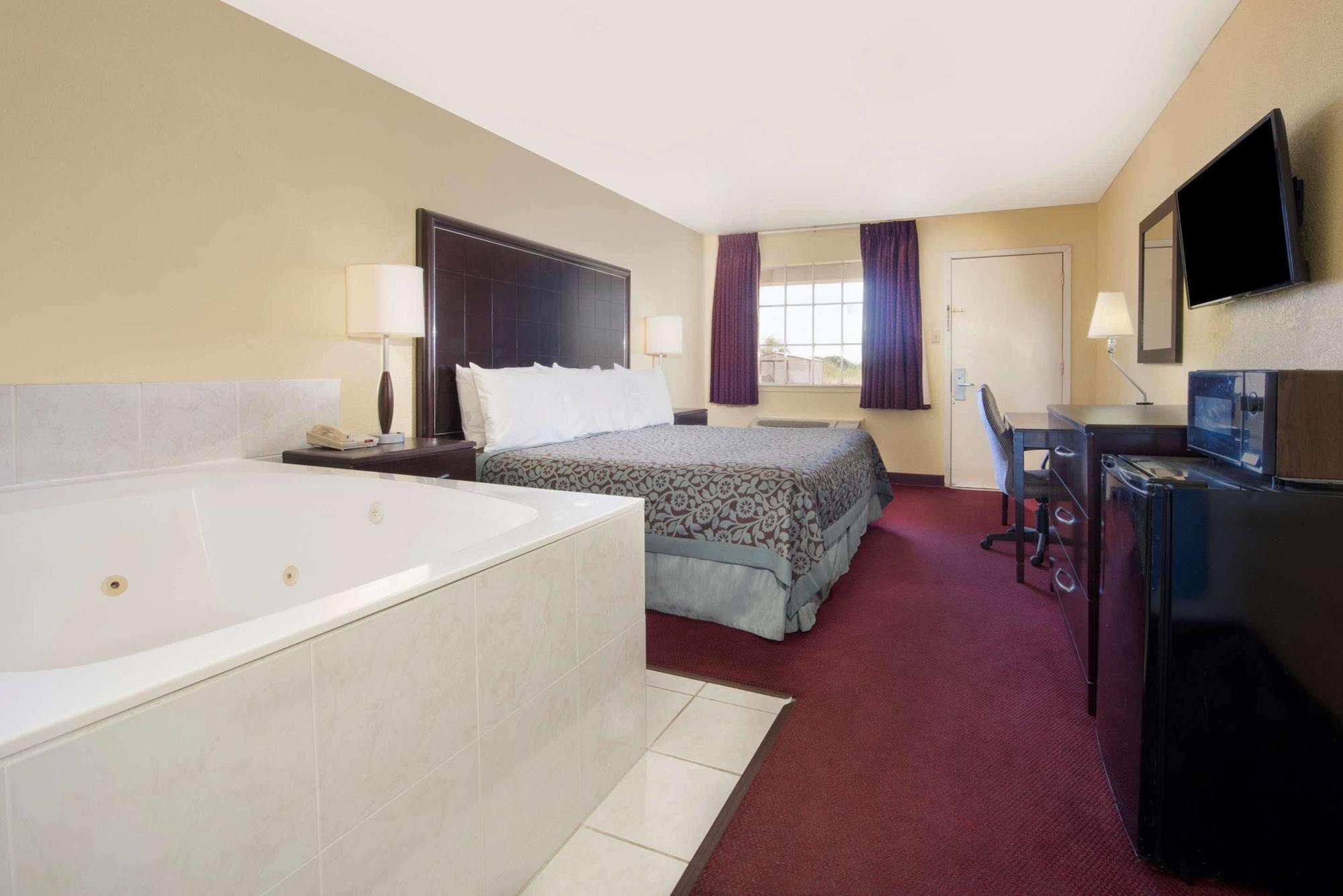 Days Inn By Wyndham Eastland ภายนอก รูปภาพ
