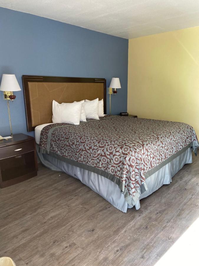 Days Inn By Wyndham Eastland ภายนอก รูปภาพ